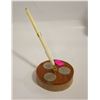 Image 1 : DESK TOP BALLPOINT PEN STAND W/3 COINS