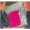 BOX WITH 3 DECORATIVE THROW PILLOWS AND