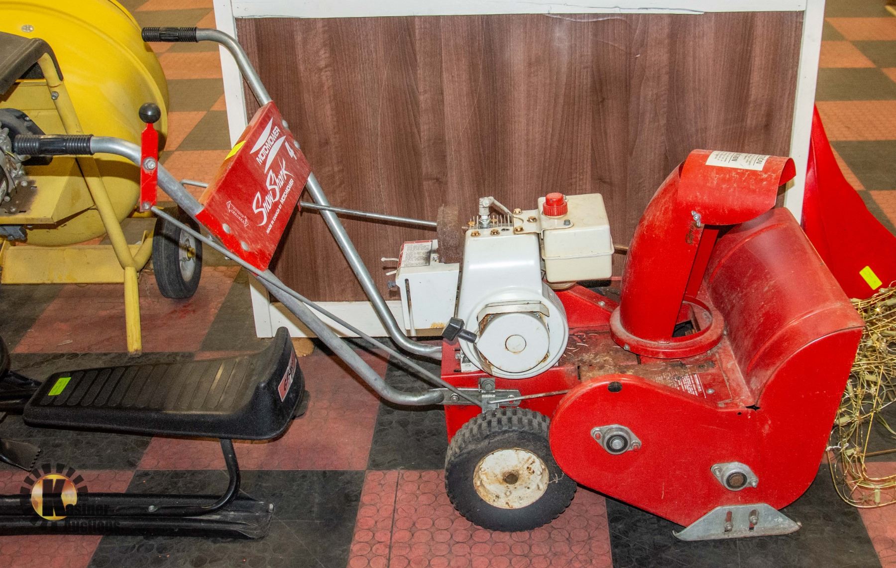 RED SNOW BLOWER
