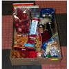 Image 1 : BOX WITH CHRISTMAS ITEMS INCL. BOX WITH