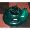 Image 1 : SELF WATERING CHRISTMAS TREE STAND WITH 2 SKIRTS