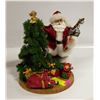 Image 1 : DETAILED SANTA SCENE - GLOBE (8X8X12)