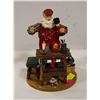 Image 1 : DETAILED SANTA SCENE - GLOBE (8X8X12)