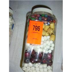 Mixed beads. Natural and dyed wood. White glass, and polychrome resin.