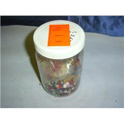 Quality bead mix. Includes semi-precious stone, glass, metal, bone & pearls. Includes hardware for 6