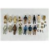 Image 3 : Star Wars Action Figure Case and Figures