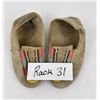 Image 8 : Antique Canadian Cree Indian Beaded Moccasins