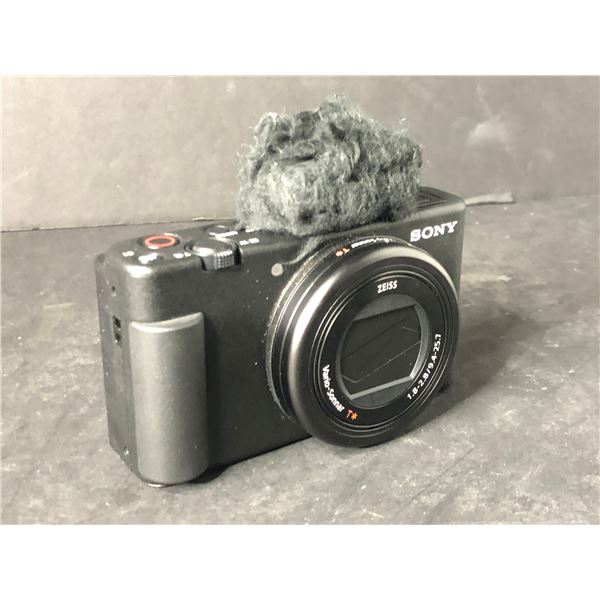 NEW Sony Cyber-shot ZV-1 w/mic