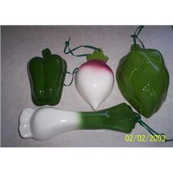 4-PIECE VEGETABLE MEASURE CUPS