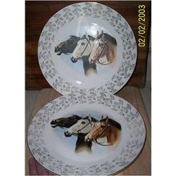 SET OF TWO PLATES WITH 3 HORSES