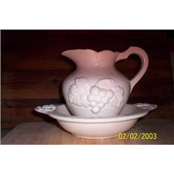 LEFTON PITCHER AND PLATE