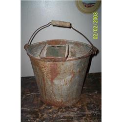 MILK PAIL WITH STRAINER