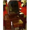 Image 2 : ANTIQUE DRESSING SET