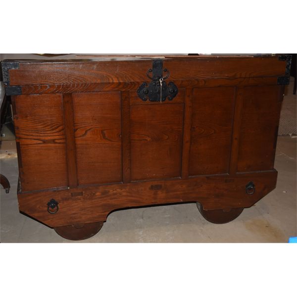 Tansu Chest