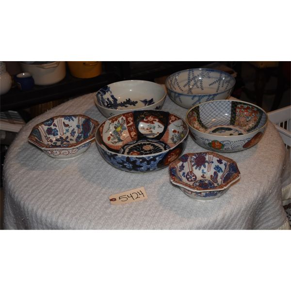 Box Lot Japanese Painted Bowls