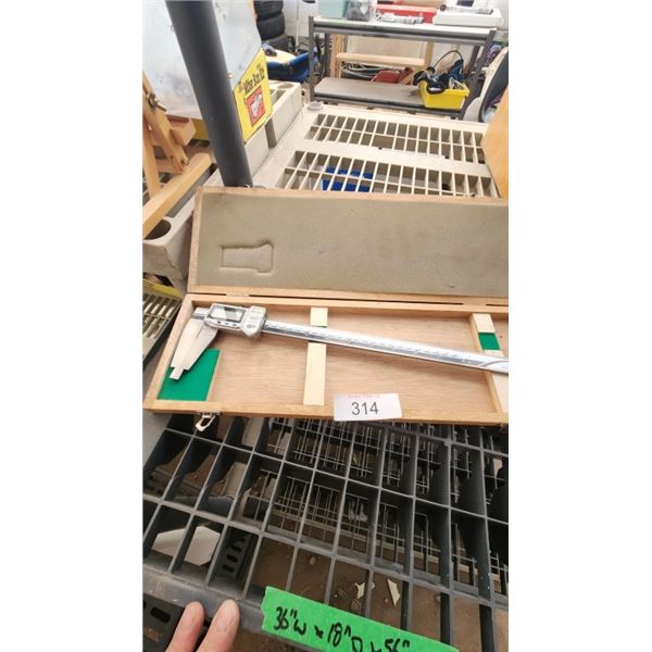 Micrometer in case, Sclerograph hardness tester,