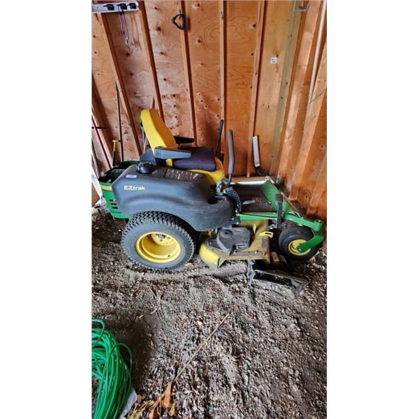 John deere Z655 lawn mower runs & drives