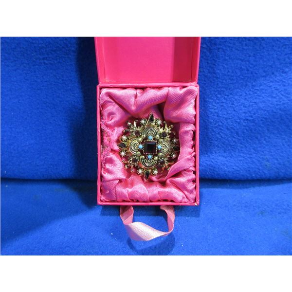 Vintage Brooch 2" Diameter