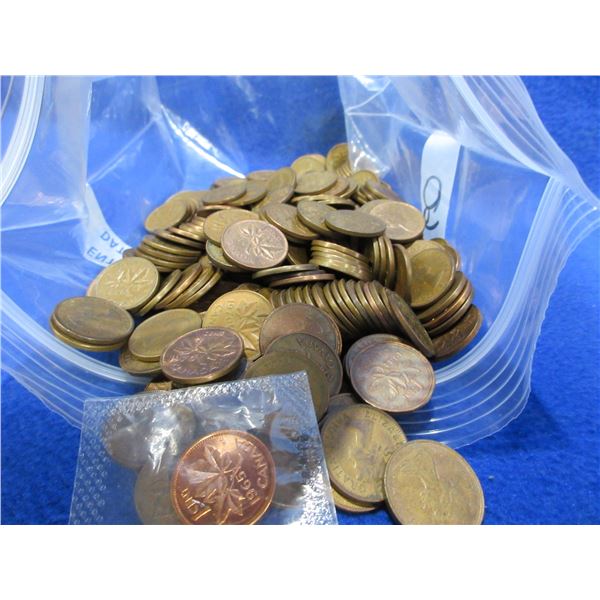 Canadian Pennies - Various Dates - 1032 Grams Total Weight