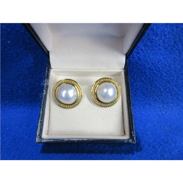 18 Karat Gold 12.30mm Mabe Pearl Earrings