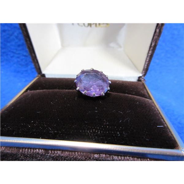 Amethyst Ring - 14 Karat - Size 6 1/4 - 4.7 Gram Total Weight
