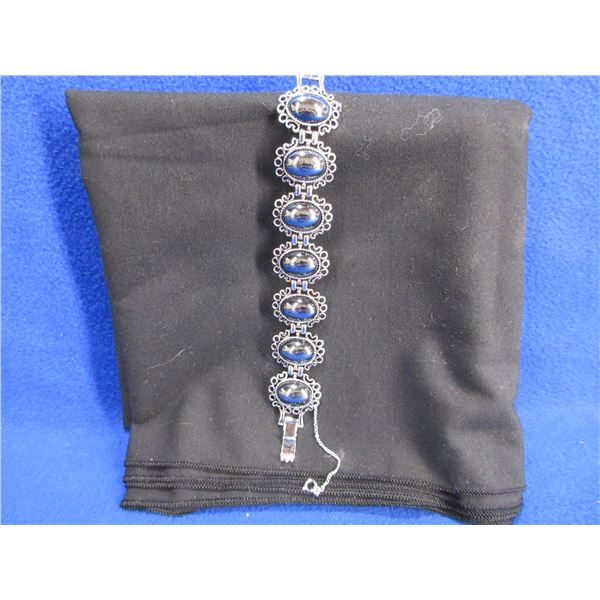 Vintage 7" Book Chain Bracelet with Onyx Stones and Safety Chain