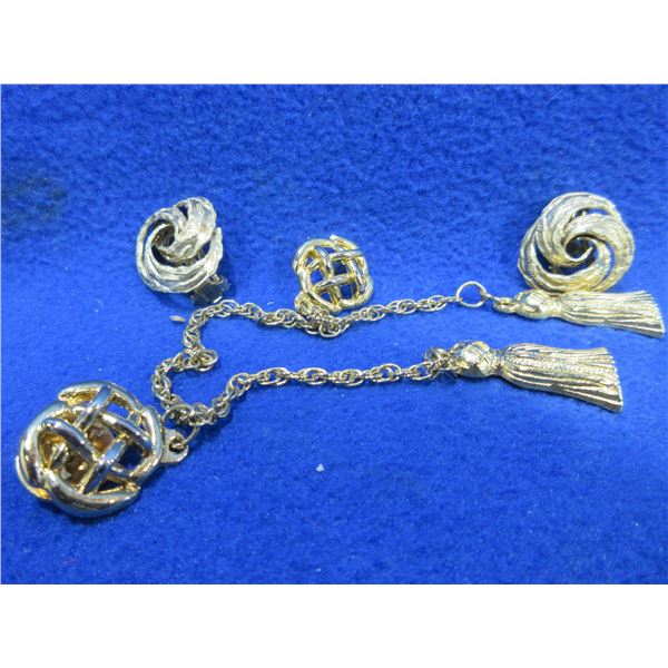 Gold Tone Sweater Pin and Clip-on Earrings