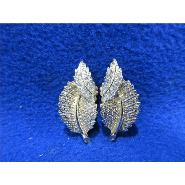 Costume Sarah Coventry Clip-on Earrings