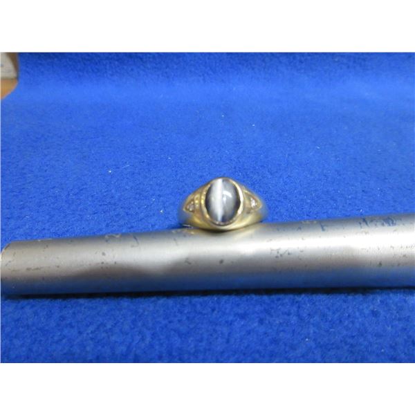Men's 10 Karat Gold Cats Eye Ring - Size 11