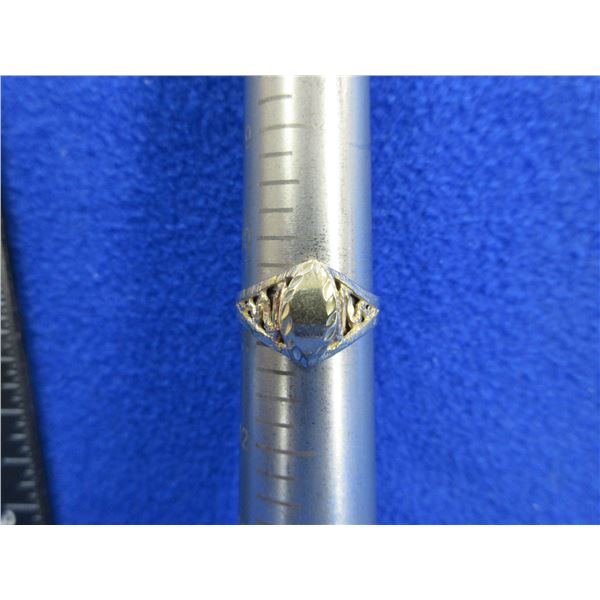 10 Karat Gold Ring Size 10 3/4 3.1 Grams