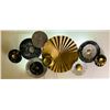 Image 2 : MODERN FINISHED BLACK & GOLD ROUND METAL DÉCOR