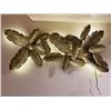 Image 2 : BUNCH LEAF WALL ART WITH LED