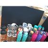 Image 2 : LOT DE 29 BOUT. D'EAU EN VERRES ASST