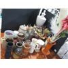 Image 2 : LOT DE 15+ARTICLES DE VASES ET POTERIE ASST