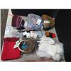 Image 1 : LOT DE 25 TUQUES/MITAINES/CACHE-COU NEUF ($250)