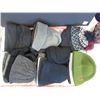 Image 1 : LOT DE 25 TUQUES ASSORTIES