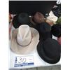 Image 2 : LOT DE 7 CHAPEAUX D'HOMME ASSORTIS