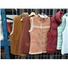 Image 2 : LOT DE 27 VESTES SANS MANCHES POUR FEMME ASST