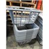 Image 1 : LOT DE 19 PANIERS A LINGE GRIS