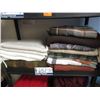 Image 1 : LOT DE 13 CHÂLES ASSORTIS