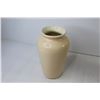 Image 5 : (2) Vintage Ceramic Vases