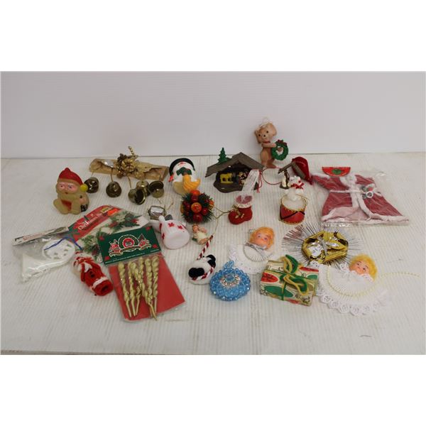 Assortment Of Vintage Christmas Ornaments Bodnarus Auctioneering assortment-of-vintage-christmas-ornaments-bodnarus-auctioneering
