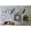 Image 4 : (15) Pieces of Costume Jewelry - Necklaces - Jewelry Beads - Bracelet - Earrings