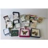 Image 10 : (15) Pieces of Costume Jewelry - Bracelets - Earrings - Brooches