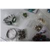 Image 5 : (15) Pieces of Costume Jewelry - Bracelet - Necklaces - Brooches