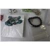 Image 6 : (15) Pieces of Costume Jewelry - Bracelets - Necklaces - Jewelry Beads