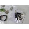 Image 8 : (15) Pieces of Costume Jewelry - Bracelets - Necklaces - Jewelry Beads