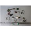 Image 1 : (15) Pieces of Costume Jewelry - Bracelets - Necklaces - Jewelry Beads