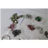 Image 6 : (15) Pieces of Costume Jewelry - Bracelets - Necklaces - Jewelry Beads