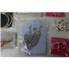 Image 4 : (15) Pieces of Costume Jewelry - Necklaces - Bracelet - Earrings